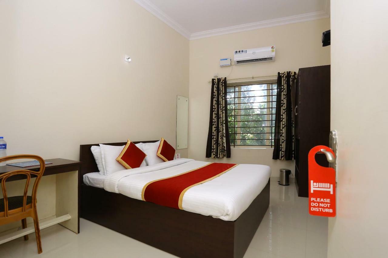 Oyo 9118 Saravana Inn 特里凡得琅 外观 照片
