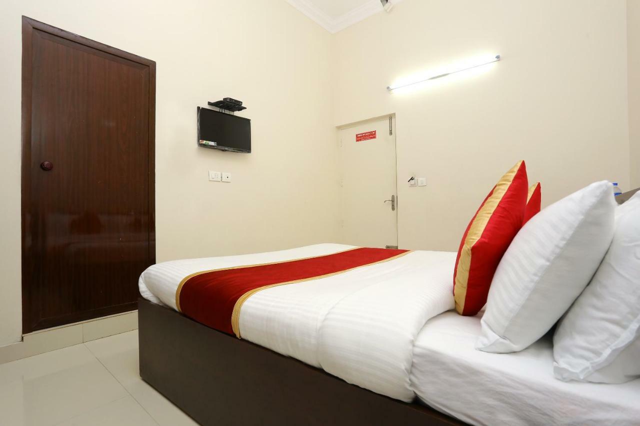 Oyo 9118 Saravana Inn 特里凡得琅 外观 照片