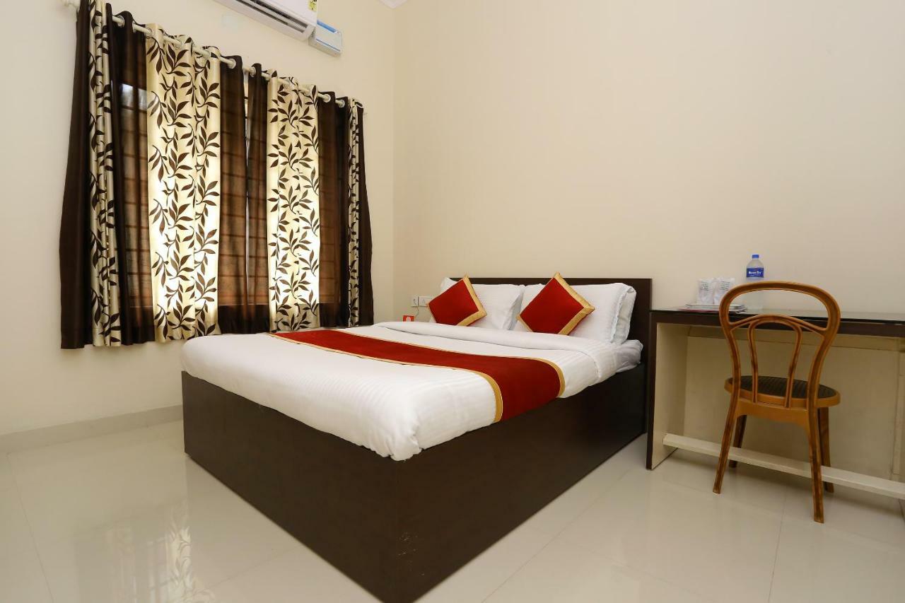 Oyo 9118 Saravana Inn 特里凡得琅 外观 照片