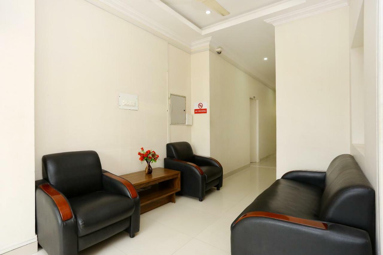 Oyo 9118 Saravana Inn 特里凡得琅 外观 照片