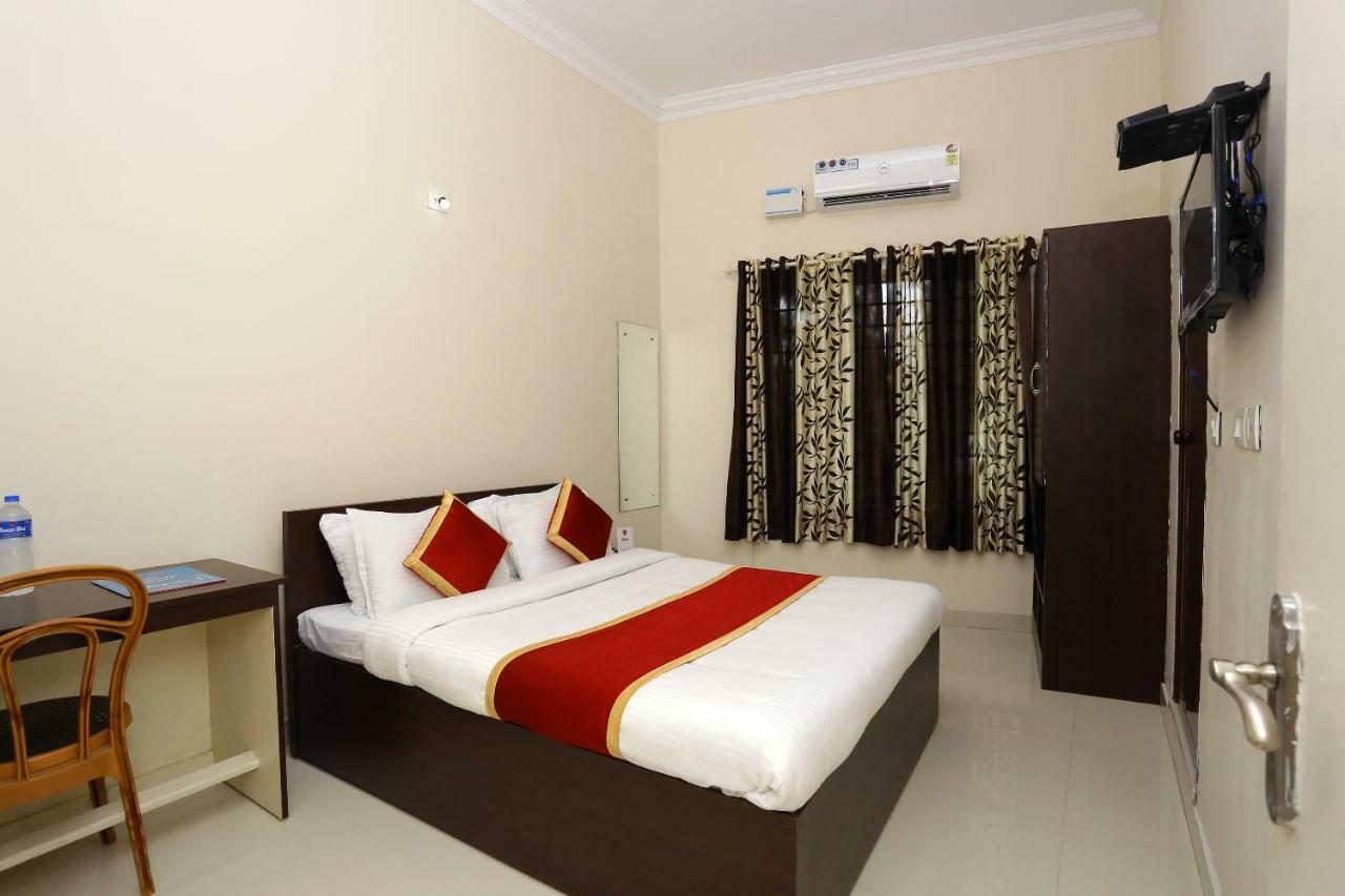 Oyo 9118 Saravana Inn 特里凡得琅 外观 照片