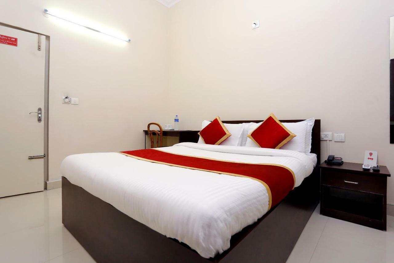 Oyo 9118 Saravana Inn 特里凡得琅 外观 照片