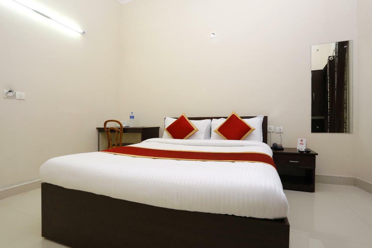 Oyo 9118 Saravana Inn 特里凡得琅 外观 照片